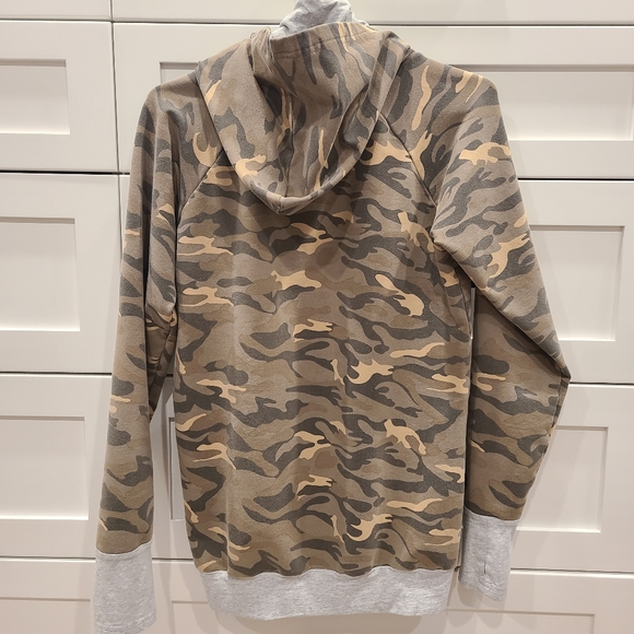 Camo hoode - Picture 2 of 4